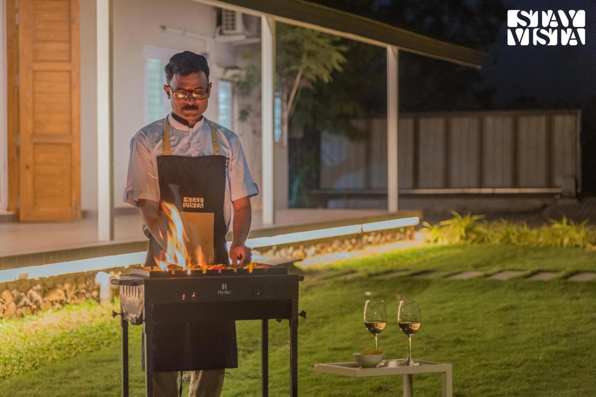 Stayvista'S Silver Grove - Serene Haven With Expansive Lawn & Terrace Nashik Extérieur photo