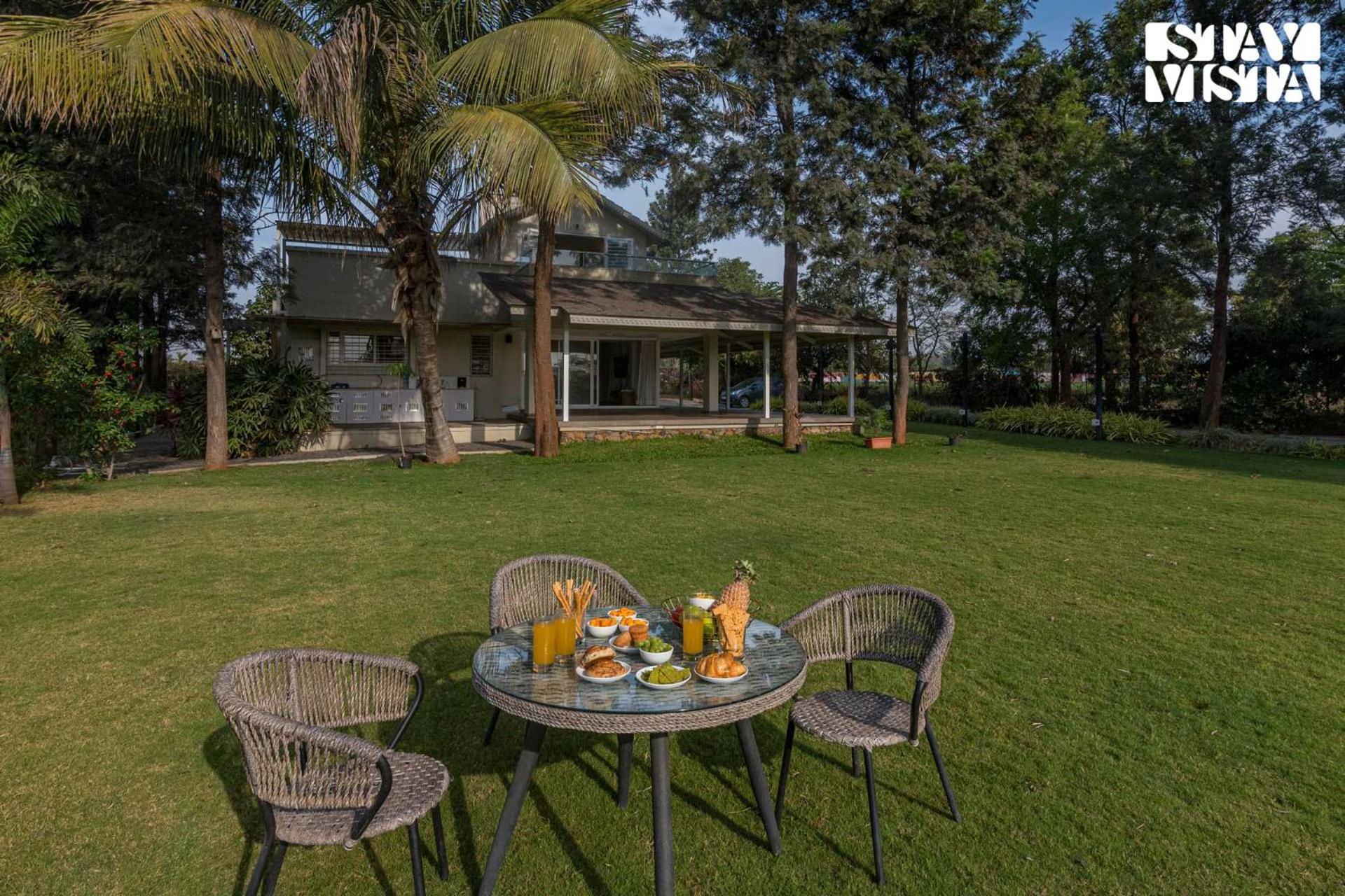 Stayvista'S Silver Grove - Serene Haven With Expansive Lawn & Terrace Nashik Extérieur photo